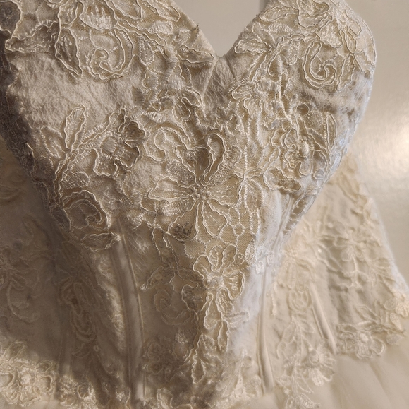 David's Bridal Ivory Strapless Corset dress - Picture 2 of 10